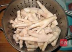 药膳凤爪的做法图解1