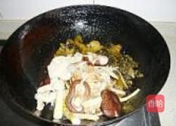 菌菇烧鱼片的做法图解7
