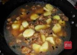 土豆烧牛肉的做法图解7