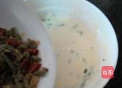 腌豆角煎饼的做法图解4