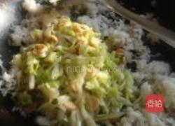 包菜炒饭的做法图解7