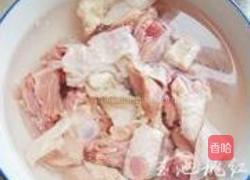 浓香栗子鸡的做法图解1