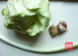 酱爆手撕包菜的做法图解1