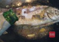 紫苏毛豆烧鲫鱼的做法图解5