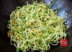 绿豆芽炒粉的做法图解5