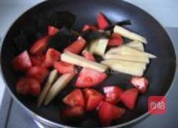土豆番茄海带汤的做法图解3