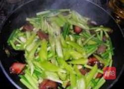 蒜薹小炒的做法图解7
