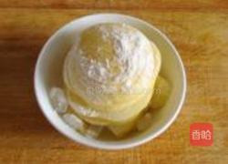 川贝冰糖蒸雪梨的做法图解3