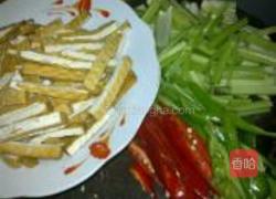 芹菜炒香干的做法图解1