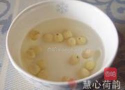 蜜汁银耳红枣莲子枸的做法图解1