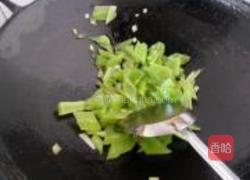 莴笋炒板栗的做法图解2