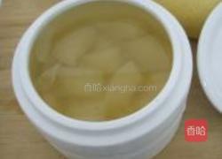 蜂蜜雪梨炖百合的做法图解5