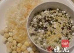 绿豆莲子银耳粥的做法图解1