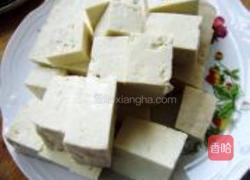 香菇烧豆腐的做法图解1