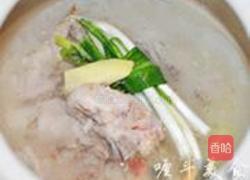 冬瓜薏米脊骨汤的做法图解4