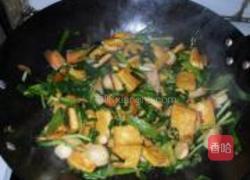 韭菜炒豆腐的做法图解9