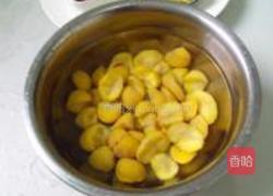板栗烧鸡翅的做法图解2