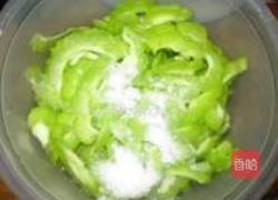 拌苦瓜的做法图解2