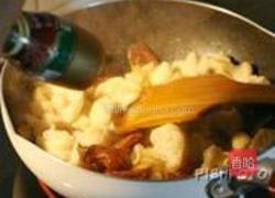 干煸腊味菜花的做法图解7