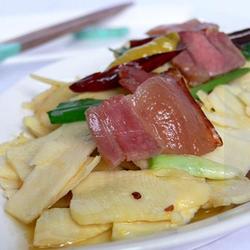 冬笋炒腊肉的做法[图]