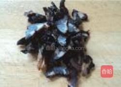 腊肉炒芥兰的做法图解1