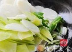 莴笋炒山药的做法图解3