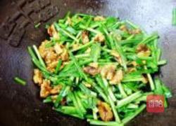 桃仁炒韭菜的做法图解5