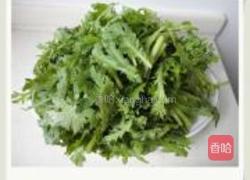素炒茼蒿的做法图解1