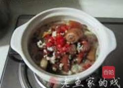 金针猪尾煲的做法图解4