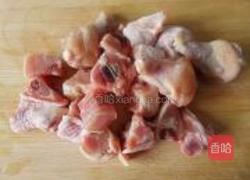 红烧栗子鸡块的做法图解1