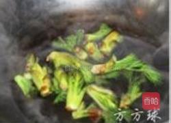 刺老芽炒鸡蛋的做法图解3