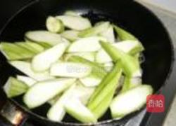 油面筋炒丝瓜的做法图解5