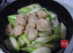 油面筋炒丝瓜的做法图解7