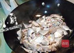 鱼汤的做法图解2