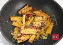 芹菜豆干炒鱿鱼须的做法图解11