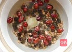桂圆红枣花生汤的做法图解4