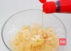 拌银耳穿心莲的做法图解2