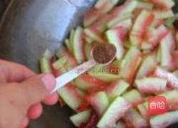 炝炒酸辣西瓜皮的做法图解4