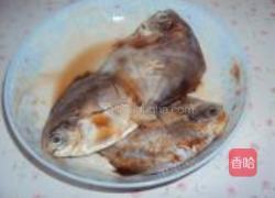 酱烧鲳鱼的做法图解2
