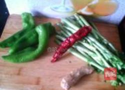 辣炒生菜梗的做法图解1