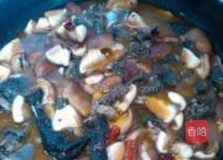香菇胡萝卜烧乌鸡的做法图解3