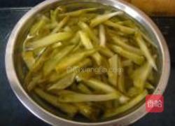 榨菜肉丝的做法图解1