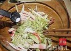 凉拌黄瓜蟹肉丝的做法图解4
