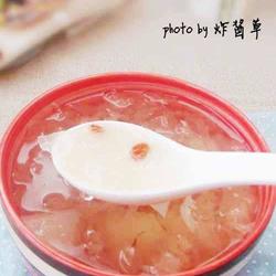 桂花雪梨银耳羹的做法[图]