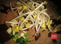豆芽鱼片汤的做法图解2