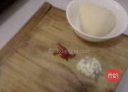 辣炒豆渣的做法图解2
