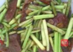 香肠炒蒜薹的做法图解8
