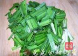 小河虾炒韭菜的做法图解2