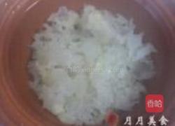 荸荠炖银耳的做法图解2