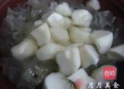 荸荠炖银耳的做法图解5